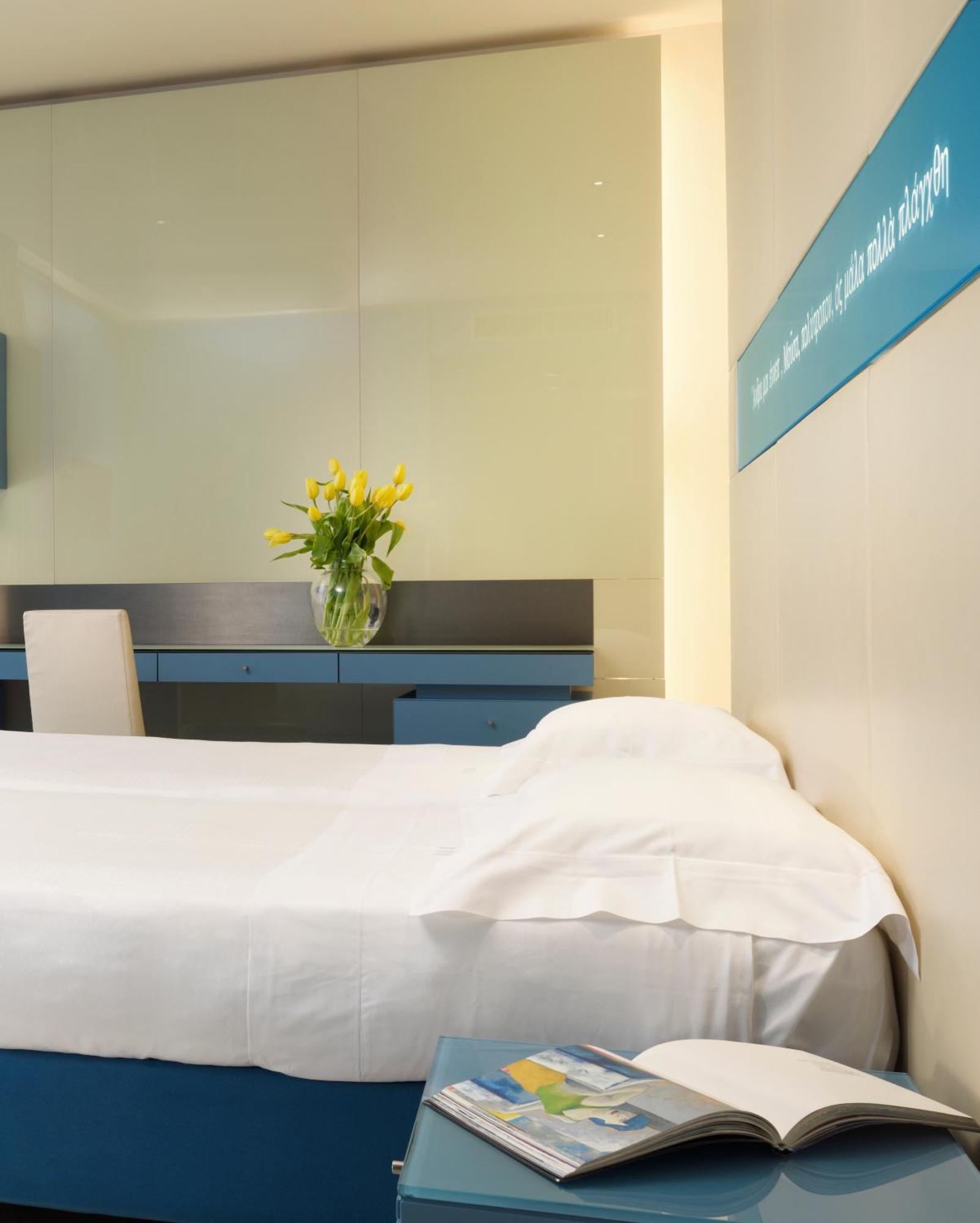 Una Hotels Bologna Centro Luaran gambar